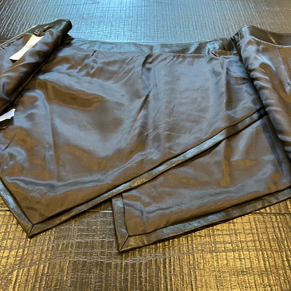 🔔 Forever 21 mini skirt - Picture 3 of 10